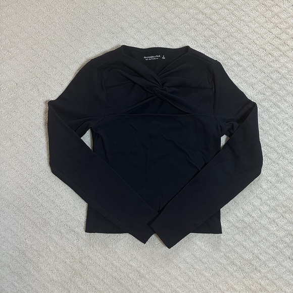 ABERCROMBIE Women’s Seamless Ribbed twisted Cutout longsleeve top black Sz S - Picture 2 of 4